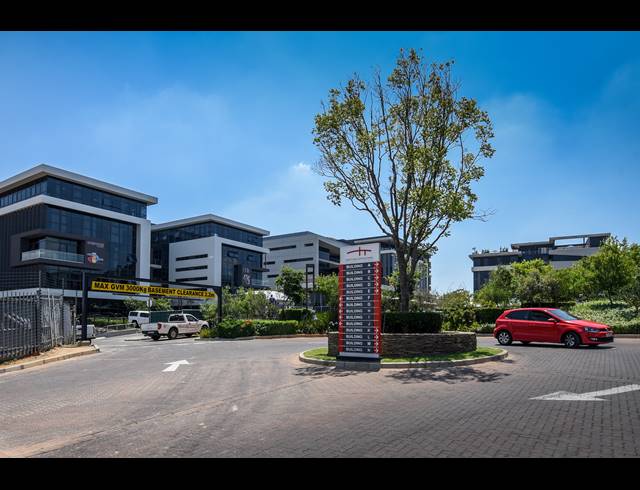 581M² OFFICE TO LET IN VORNA VALLEY